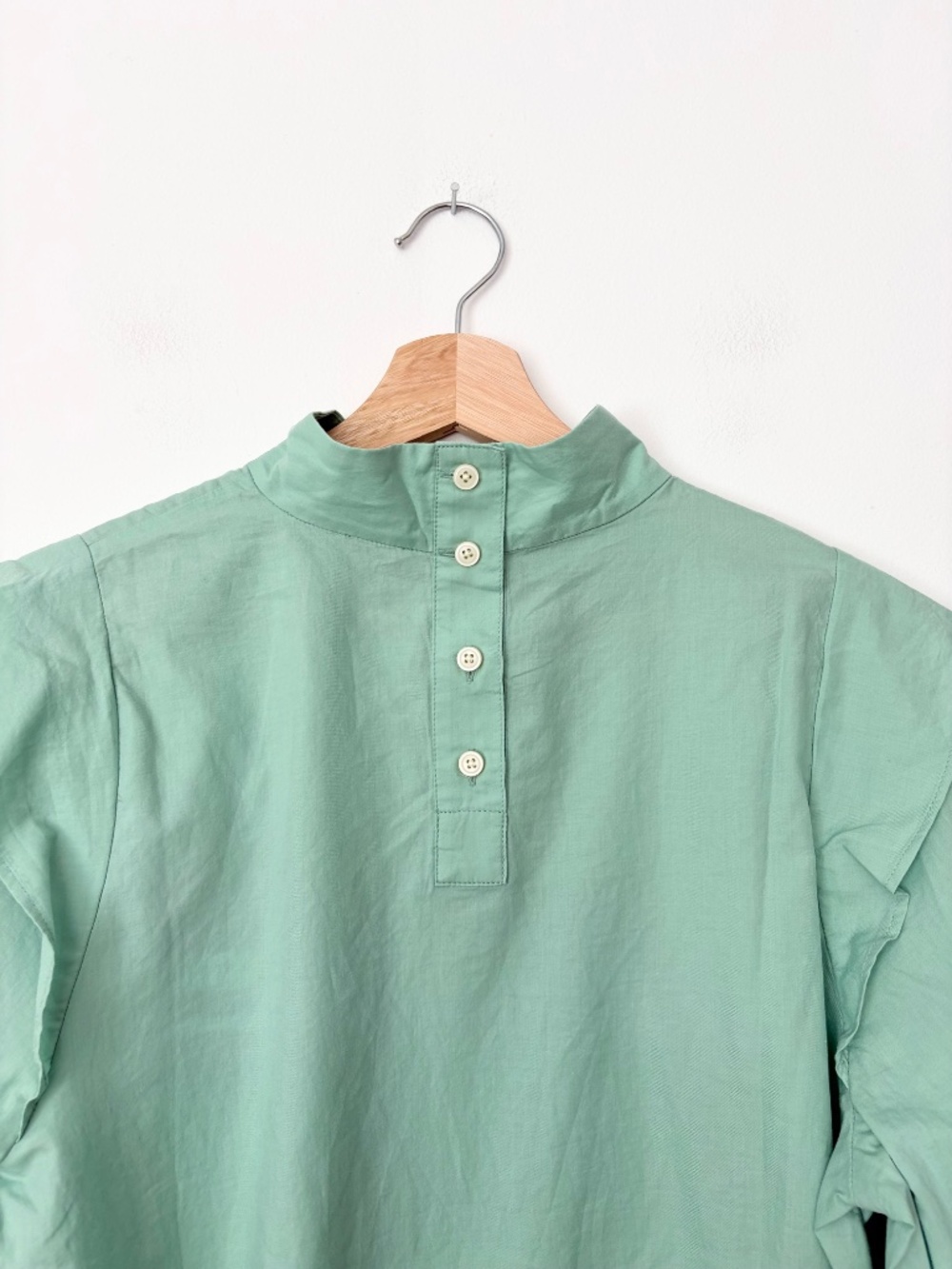 Everlane wing shoulder mock neck green blouse - Picture 4 of 6
